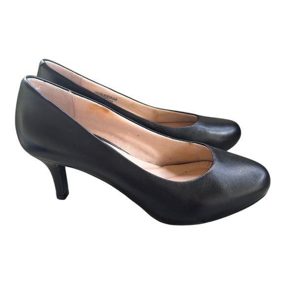 Rockport seven to 7 Classic Black leather Women's Pumps sz 7 worn once - Picture 3 of 4